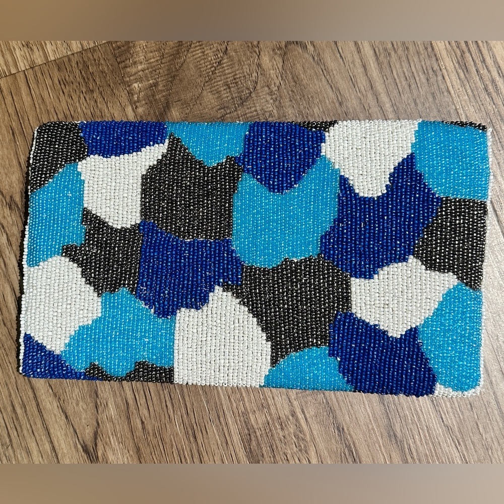 Beaded “M” monogram clutch bag - Picture 3 of 3